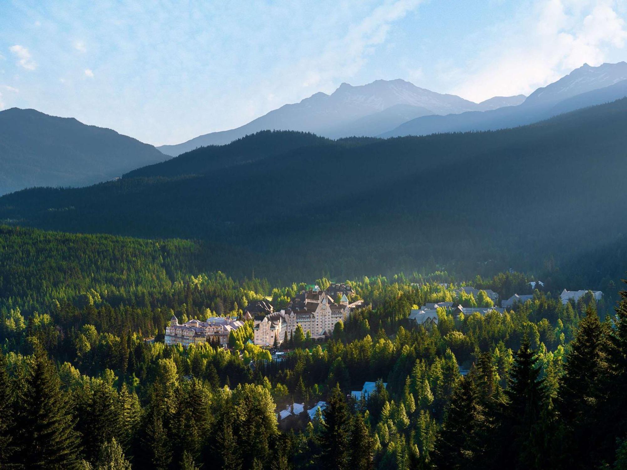 Fairmont Chateau Whistler Exterior foto