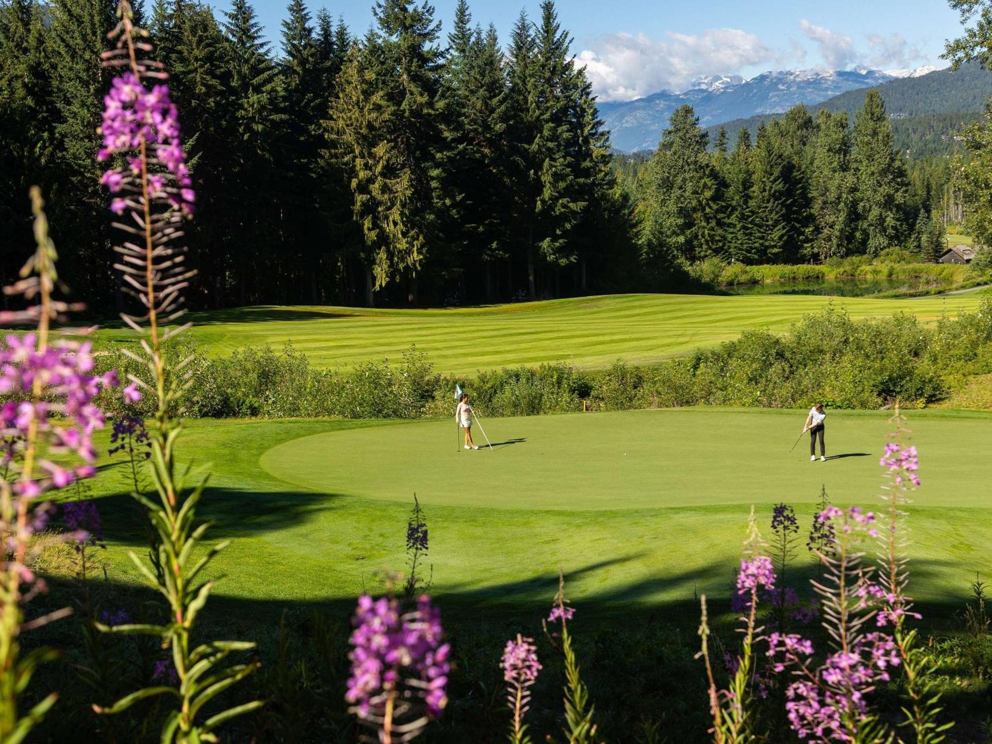 Fairmont Chateau Whistler Exterior foto