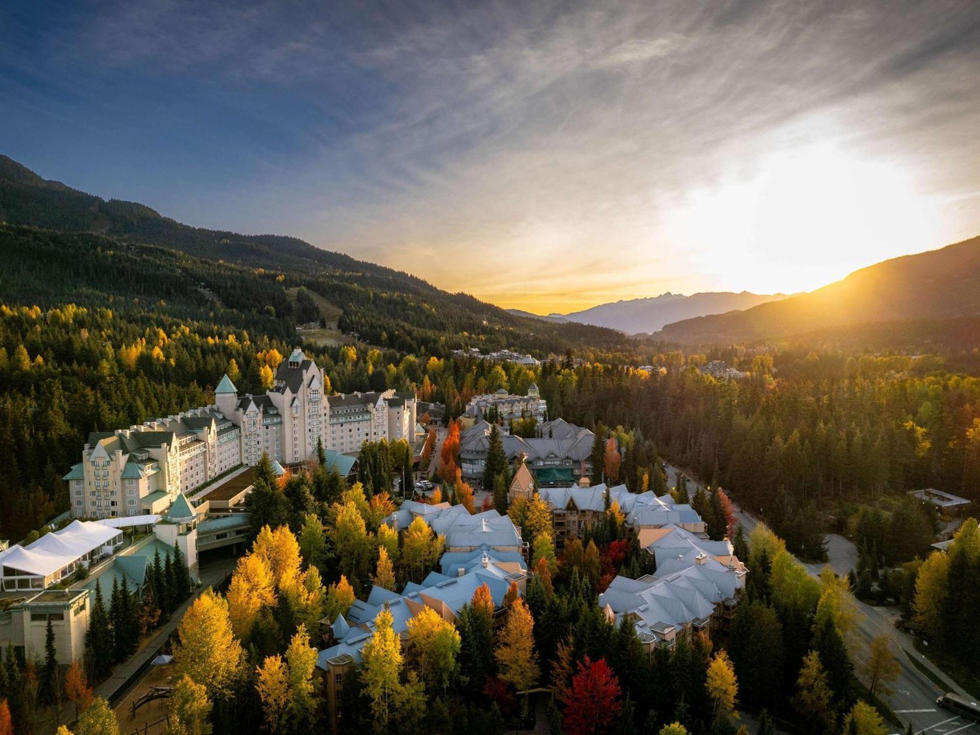 Fairmont Chateau Whistler Exterior foto